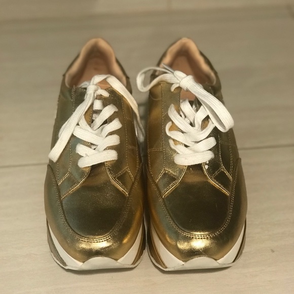 ✨Liliana METALLIC GOLD platform sneakers!✨ - Picture 3 of 5
